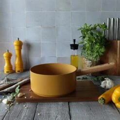 Casserole Ector Induction Aluminium Revêtu Manche En Bois 20 Cm Jaune -Casserole & Saveurs Magasin 108004 2 1 Casserole Ector induction aluminium revetu manche en bois 20 cm jaune Ogo