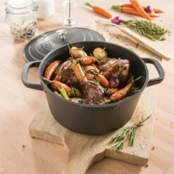 Lot Cocotte Légère Ronde En Fonte D'aluminium 24 Cm Et Deux Maniques En Silicone -Casserole & Saveurs Magasin 113005 3 3 Lot cocotte legere ronde en fonte d aluminium 24 cm et deux maniques en silicone Mathon