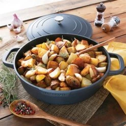 Cocotte Légère Basse Ronde En Fonte D'aluminium 28 Cm 4,1 L Coloris Noir 6 Cocotte Légère Basse Ronde En Fonte D'aluminium 28 Cm 4,1 L Coloris Noir -Casserole & Saveurs Magasin 203003 2 4 Cocotte legere basse ronde en fonte d aluminium 28 cm 4 1 L coloris noir Mathon