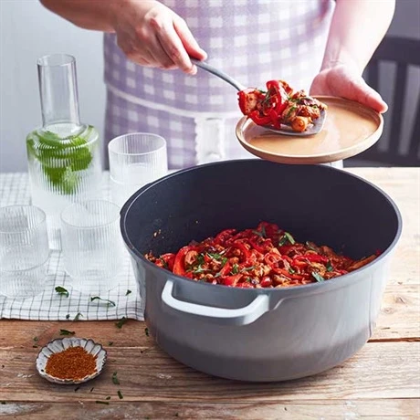 Cocotte Légère Ronde En Fonte D'aluminium 28 Cm 6,7 L Coloris Gris 2 Cocotte Légère Ronde En Fonte D'aluminium 28 Cm 6,7 L Coloris Gris – Image 2