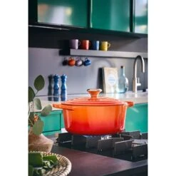 Le Creuset Cocotte Fonte Rond 24 Cm Volcanique -Casserole & Saveurs Magasin 213180 3 3 Cocotte fonte rond 24 cm volcanique Le Creuset